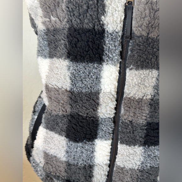 NWT Westbound Sherpa Fleece Vest Buffalo Plaid Gray Black White Women’s Medium - Picture 10 of 13